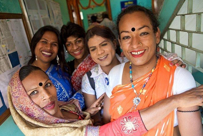 Hijaras nhóm “giới tính thứ ba” ở Ấn Độ với tập tục văn hóa kinh dị 